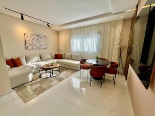 Charming Large Suite - Downtown Beach - 4