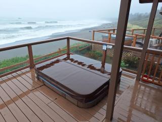 Luxurious Oceanfront Cabin 7 Getaway W Hot Tub - Smith River - 1