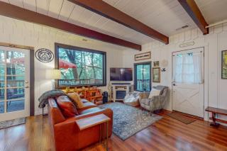 The Lazy Bear - Forestville - 9