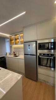 Apto 2 Suítes, tudo novo, na Avenida Atlantica, pé na areia e com vista mar - Balneário Camboriú - 8