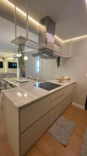 Apto 2 Suítes, tudo novo, na Avenida Atlantica, pé na areia e com vista mar - Balneário Camboriú - 4