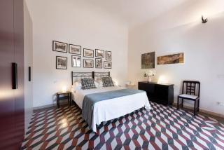 Live like a Florentine next to Santa Croce Square - Florence - 0
