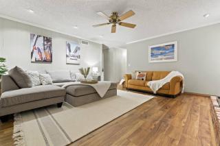 Majestic Lux Home with Heated Pool and Spa! - San Diego - 8