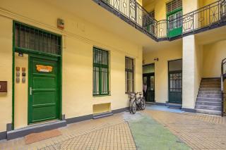 Modern - Central - Simple - Budapest - 6