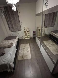 Great location Single Room in a Shared Apartment Female Only - Belfast - 3