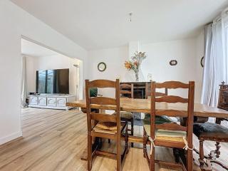 Family home with 86-inch TV - Chaumontel - 6