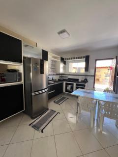 Casa com piscina, churrasqueira e ar condicionado em condomínio - Cabo Frío - 3