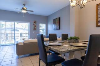 3BR Family Townhome Steps from Theme Parks Sleeps 6 - 3