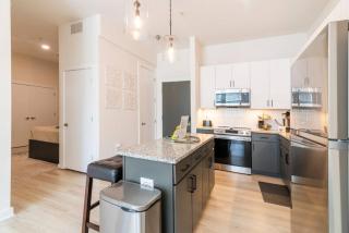 Stylish 2-Bedroom Apt in Charlotte with Free Parking - Charlotte - 5