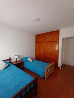Casa a 2 cuadras del mar en Necochea - Necochea - 3