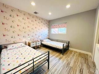 Huge Family House Vacation Villa VIEW Pool King Bedroom - 2