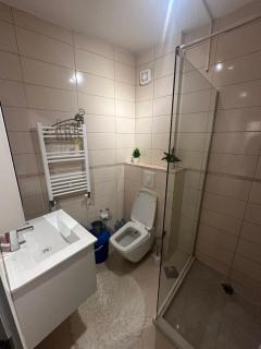 Prishtina Vibes Apartment - Pristina - 4