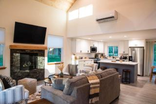 Perch - Evergreen Cabin - Ashford - 4