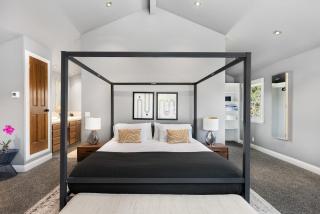 Luxury Wine Country Cigar Lounge King Suite BBQ - 9