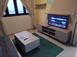 3706 Meridin Sovo Couple Legoland Netflix BySTAY - - 6