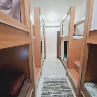 LA Gold hostel capsule men's - Dubai - 5