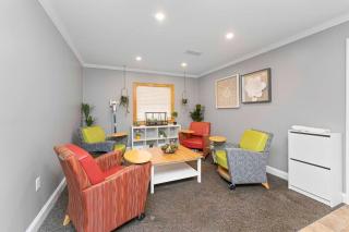 Plush 2 Bed Getaway With 100 Inch Projector & Sectional - 9