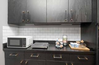 Plush 2 Bed Getaway With 100 Inch Projector & Sectional - 3