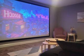 Relaxing 3-Bedroom With 150 Inch Projector & Pool Table - 6