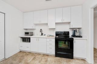 Relaxing 3-Bedroom With 150 Inch Projector & Pool Table - 4