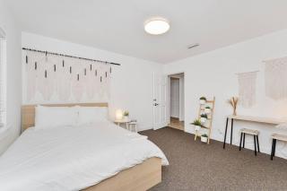 Relaxing 3-Bedroom With 150 Inch Projector & Pool Table - Jacksonville - 2
