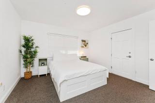 Relaxing 3-Bedroom With 150 Inch Projector & Pool Table - 1