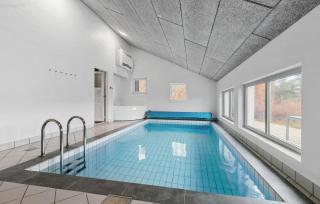 Gorgeous Home In Glesborg With Sauna - Fjellerup Strand - 1