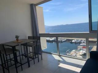Studio les pieds dans l'eau dans résidence front de mer avec piscines, tennis, plage privée - Bandol - 0