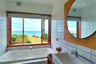 Seascapes Luxury Retreat - Paraparaumu - 3