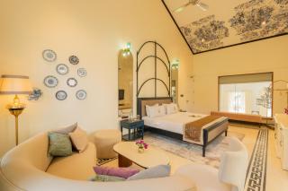 ELIVAAS 4 BHK Villa with Pvt Pool & Jacuzzi-Yashgeet - 1