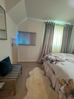 Freddies Boutique Retreat Near Porthcawl - North Cornelly - 3