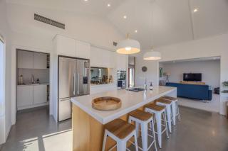 Lakeview Heights - 2020 built Luxury large House & Self Contained Studio - 264 sq mtr - Wanaka - 2
