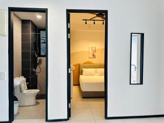 12 pax luxury seaview infinity pool apartment - Jelutong - 1