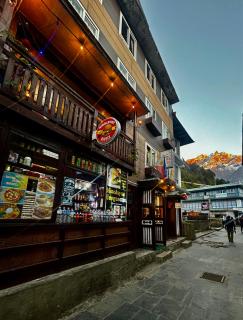 Lama Hotel - Cafe De Himalaya - Lukla - 3