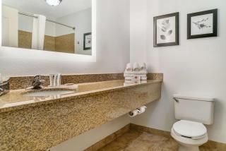 Country Inn & Suites by Radisson, Rossford - Toledo South - Rossford - 1