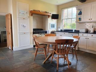 Historic farm house - - 5