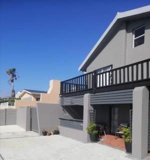 Oppi Kus 35 Seafront - 1