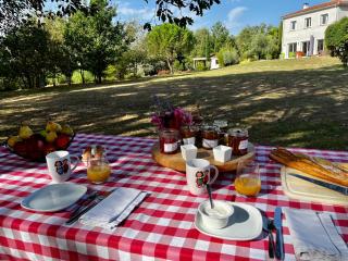 Chambre indépendante au calme, petit-déjeuner inclus - Arthès - 5
