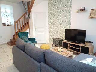 L'artistique, 4 lits, 2 chambres, stationnement gratuit, spacieux, atypique - 4