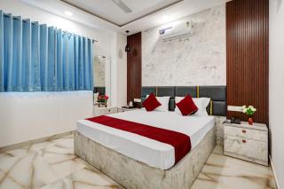 HOTEL SKY BLUE AND SUITEs - Bangalore - 1