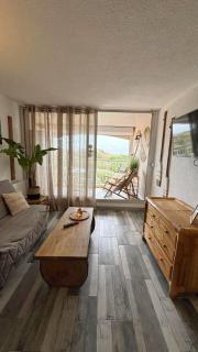 Belle vue mer, plage 90 m, parking, loggia, wifi. - 4
