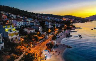 2 Bedroom Lovely Apartment In Mastrinka - Trogir - 2