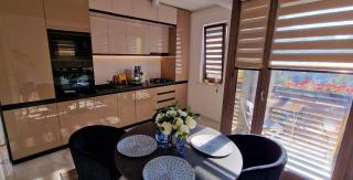 ONE LMC LUXURY Apartments Private Parking,EV 16kwh - 2