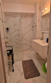 ONE LMC LUXURY Apartments Private Parking,EV 16kwh - Craiova - 3