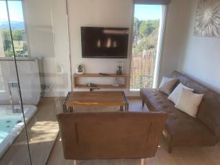 logement avec jacuzzi - Joucas - 9