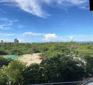 Studio Condominium,with pool Nitflex wifi Tambuli Seaside Tower C Seaview balcony 15mins from airport - Lapu Lapu City - 5