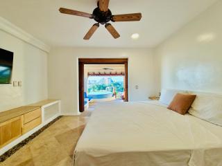 Residencia Frente al Mar con Jacuzzi y Vista a La Playa - 1
