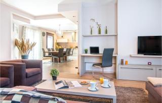 4 Bedroom Awesome Home In Trosti - Heki - 9
