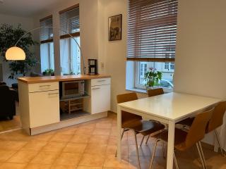 Großes und helles Innenstadt Apartment - Ferienwohnung - Bad Homburg vor der Höhe - 4
