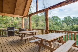Stone Lake Lodge - Lakeside Cabin - Stocked Pond - Coshocton - 2